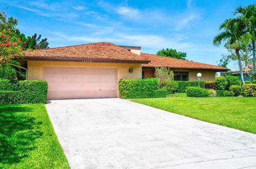 13518 Crosspointe Dr, West Palm Beach, FL 33418-6918