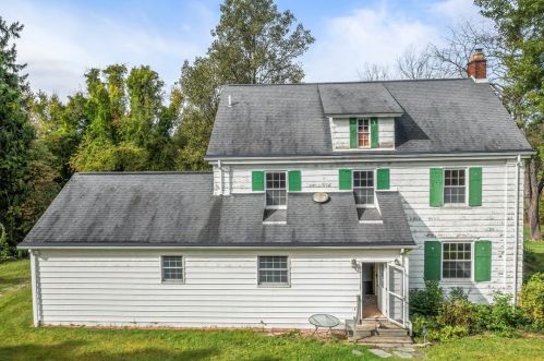 2158 Mercer Rd, New Brighton, PA 15066-3446
