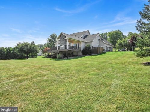 23 Grey Hawk Dr, Molino PA  17961-9172 exterior