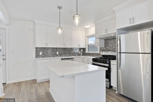 1206 92 1/2 St, Minneapolis, MN 55425-2229