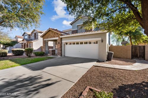1527 Nightingale Ln, Gilbert, AZ 85298-6849