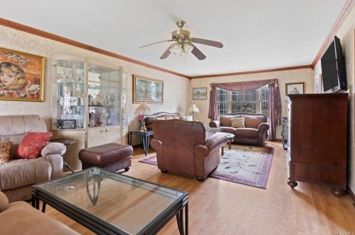 360 Wood St, Mahopac NY  10541-5205 exterior