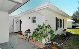 1808 Vera Pl, Sarasota, FL 34235-9019