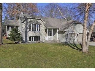 2602 Huntington Cir, Faribault, MN 55021-2210