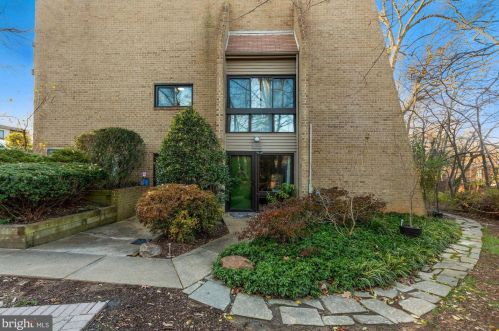 11606 Windbluff Ct, Herndon, VA 20191-2433