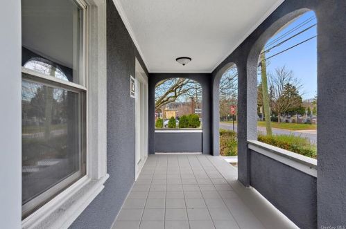 172 Marble Ave, Pleasantville NY  10570-3424 exterior
