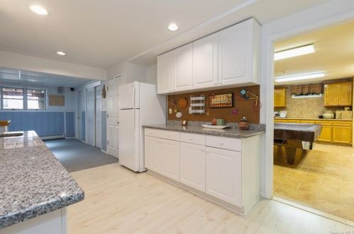 1 Lenni Lenape Ct, Stony Point NY  10980-3438 exterior