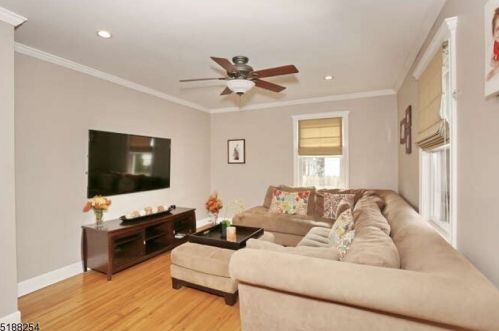 9 Devoe Pl, Paterson, NJ 07506-1003