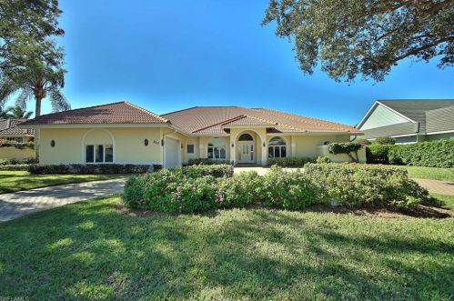 822 Wyndemere Way, Naples, FL 34105-7166