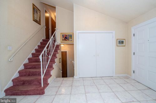 3525 Meadowlark Dr, Huntingdon Valley, PA 19006-3334