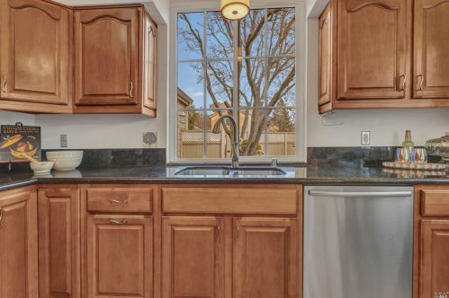 610 Rose Dr, Benicia CA  94510-3756 exterior