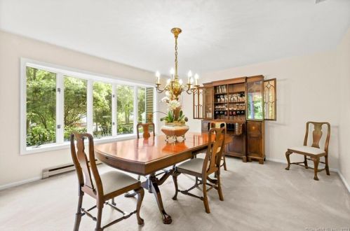 41 Cranbury Rd, Norwalk CT 06851-2649 exterior