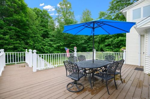 107 Roast Meat Hill Rd, Deep River CT  06419-1424 exterior