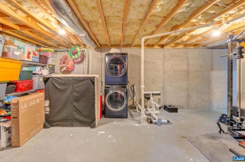3 Watts Cir, Bybee VA  22963-2051 exterior