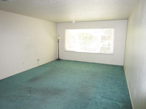1931 San Gabriel Ave, Clovis CA  93611-4124 exterior