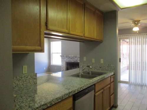 2214 Park Pl Ct, Los Banos CA 93635-5414 exterior