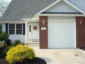3960 Hilltop Dr, Vermilion, OH 44089-2091