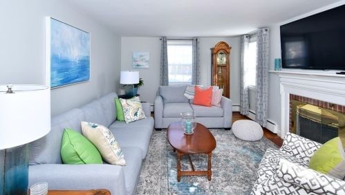 2037 Washington St, Braintree MA 02184-8623 exterior