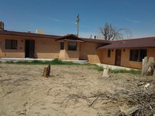 25238 Agate Rd, Barstow, CA 92311-3310