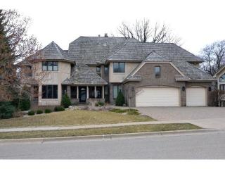 7711 Bush Lake Dr, Minneapolis, MN 55438-1697