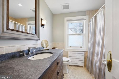 327 Highland Rd, Pottstown PA  19464-4407 exterior