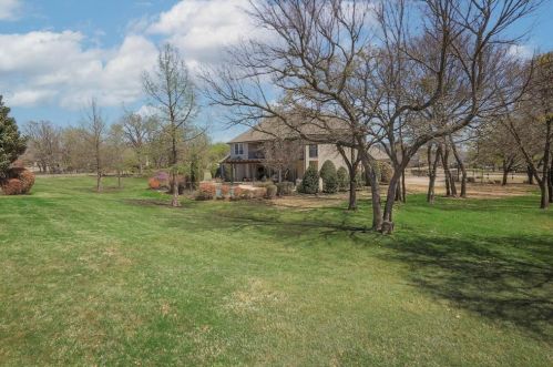 3101 Oak Crest Dr, Lewisville TX  75022-5268 exterior