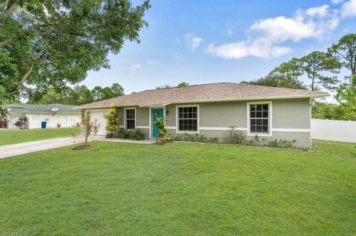 904 Magnolia Ave, Lehigh Acres, FL 33972-8127