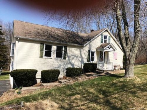 45 Squaw Rock Rd, Moosup, CT 06354-1718