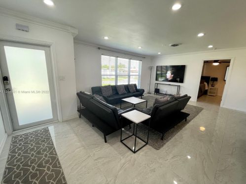 325 4 Ave, Dania Beach FL  33004-2723 exterior
