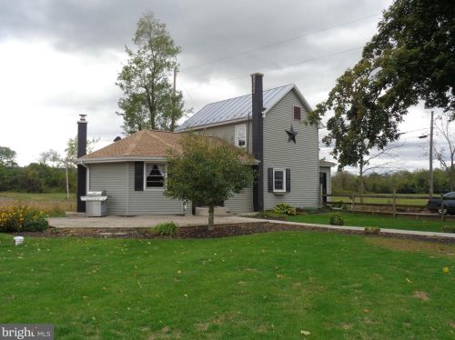 570 Zion Rd, Carlisle PA  17015-7111 exterior