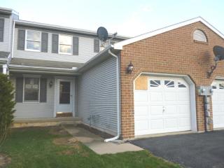117 Palm Ln, Lebanon, PA 17042-9171