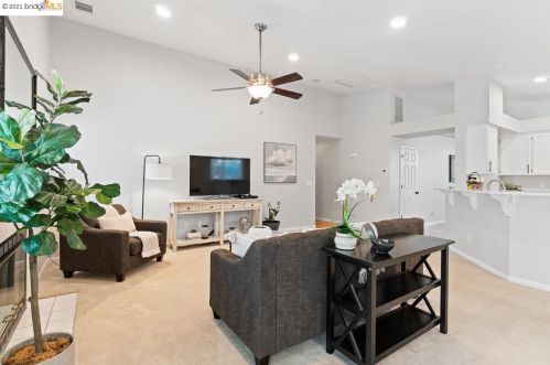 3889 Oak Grove Ct, Oakley CA  94561-4218 exterior