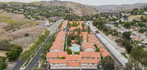 5536 Las Virgenes Rd, Calabasas CA  91302-1086 exterior