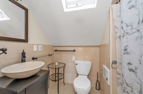 42 Stephen Ave, New Hyde Park NY  11040-3131 exterior