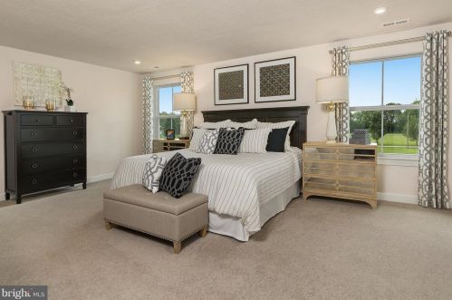 33 Winifred Dr, Hanover PA  exterior