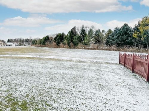 127 Un Rdg Dr, Englewood OH 45322-8773 exterior