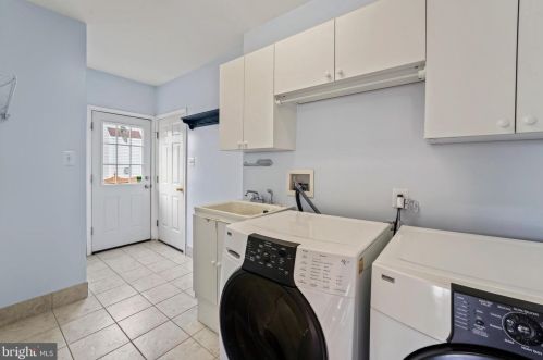 2 Ethan Ter, Swedesboro NJ  08085-4035 exterior