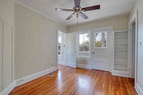 920 16 Ave, Saint Petersburg FL  33707-4113 exterior