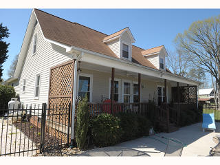 445 Sailboat Dr, Salisbury, NC 28146-2539