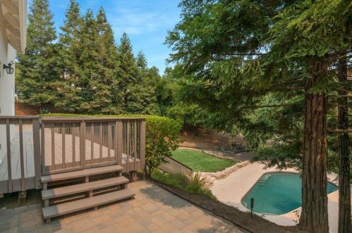 18660 Castle Lake Dr, Morgan Hill CA  95037-9472 exterior