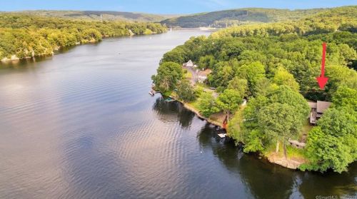 27 Bridge Rd, Upper Stepney CT  06468-2928 exterior