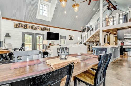 17978 Nashport Rd, Nashport OH  43830-4601 exterior