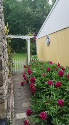 17 Taylor Rd, Bethel, CT 06801-1627