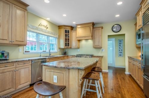 27 Kern Dr, Roxbury Township NJ  07836-9726 exterior