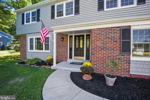 543 Keating Dr, Yardley, PA 19067-3811