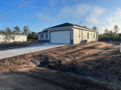 910 Richmond Ave, Lehigh Acres, FL 33972-2916