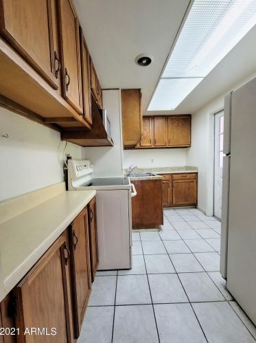 8245 31 Ave, Phoenix AZ 85009-5646 exterior