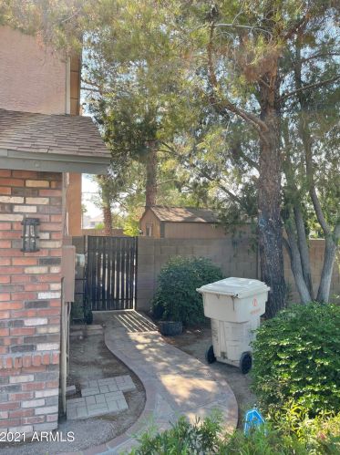 18194 59 Ln, Glendale AZ  85301-7805 exterior