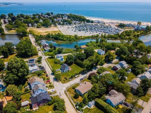 21 Greenfield St, Waterford CT  06385-3907 exterior