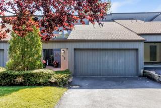 418 Pine Grove Ln, Hartsdale, NY 10530-1157